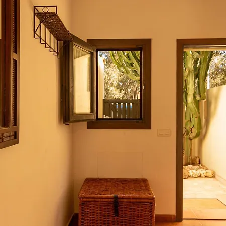 Semesterbostad El Velero Sotillo Cactus Piscina Parking 8 People
